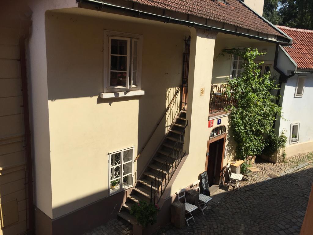 Apartments At The Golden Plough Прага Экстерьер фото