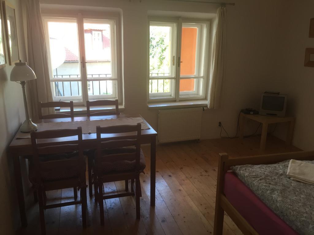 Apartments At The Golden Plough Прага Номер фото